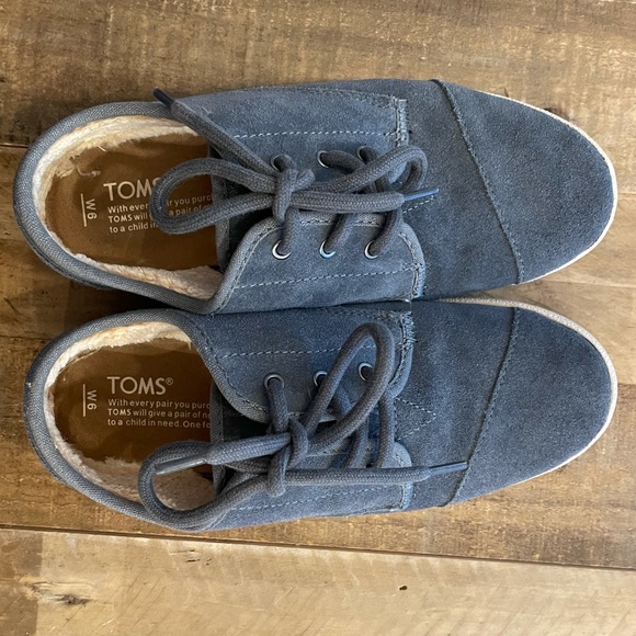 Tom’s Fleece lined lace up shoes - Picture 3 of 3